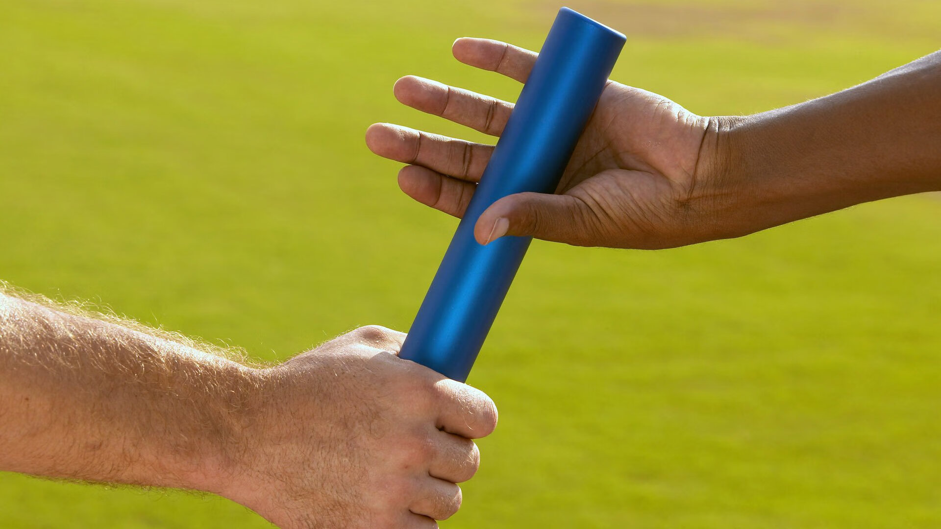 世界田径:肯尼亚跑者屡破纪录,赛场火爆非凡!,肯尼亚跑步视频