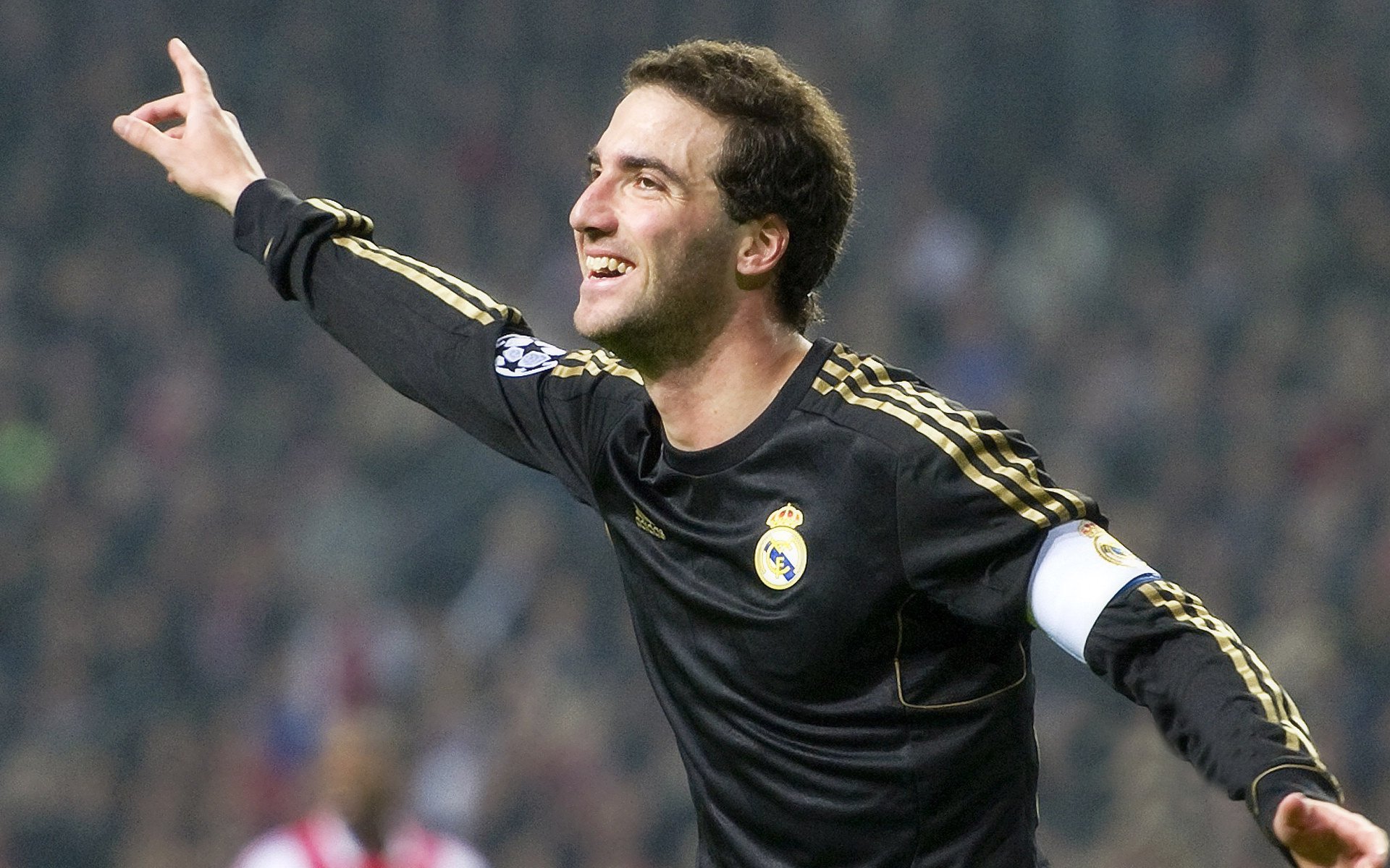 邮报:大马丁被剥夺维拉副队长或与曼联转会失败有关,维拉马丁是名牌品牌吗