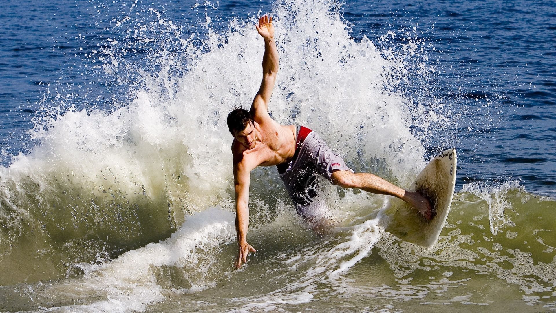 “南非羚羊队的进攻主力：诺克·达维德·彼得森的无与伦比的表现”